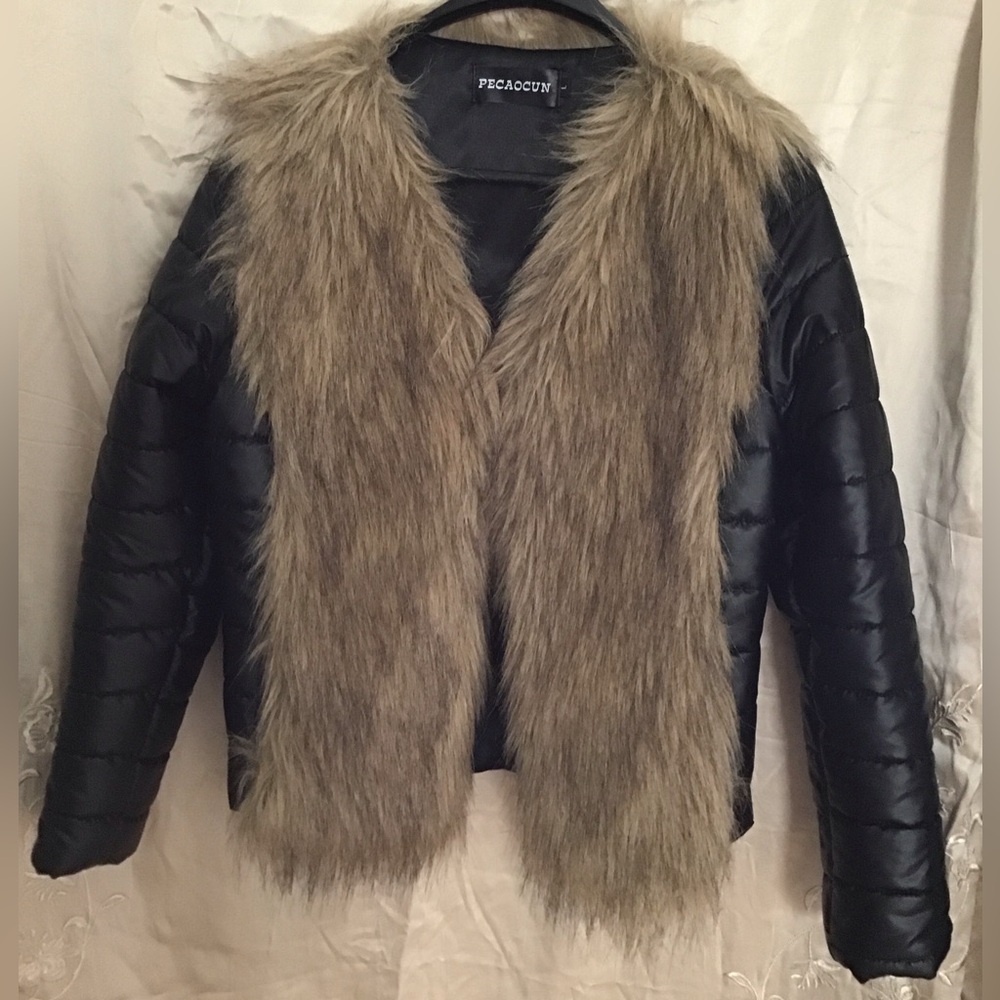 Quilted jacket with faux fur collar and trim